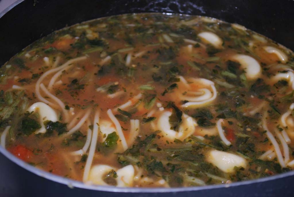tortellin soup pot