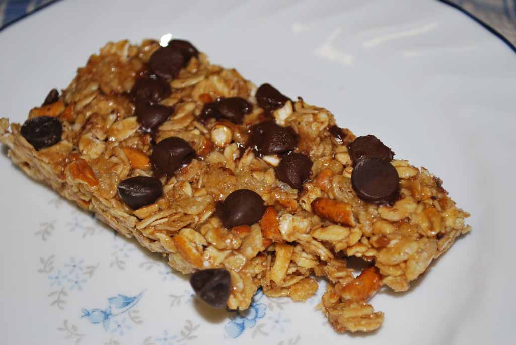 No-bake Peanut Butter and Pretzel Granola Bars