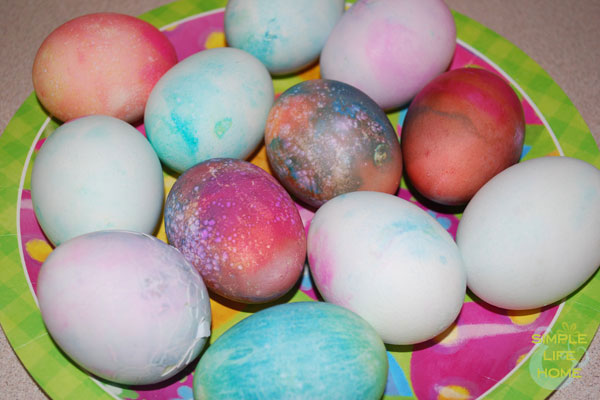 tie-dye eggs